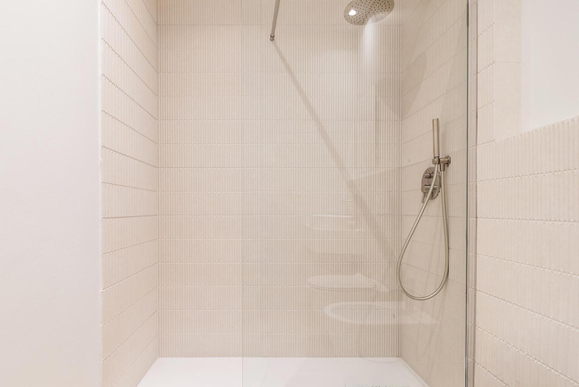 Easyhomes-City Centre Suites Milan Extérieur photo
